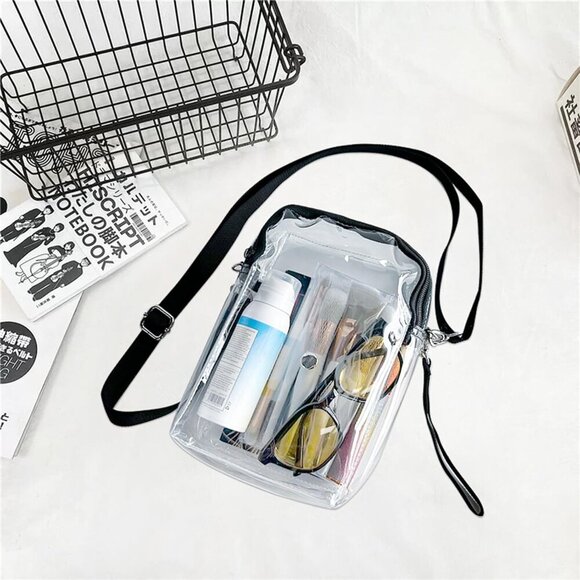 Versatile Clear Messenger Bag with Adjustable Strap - Ultimate Event Companion - Picture 6 of 7